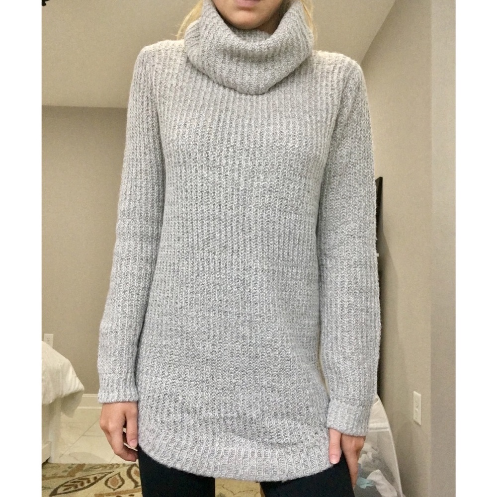 Charlotte Russe Gray Turtleneck Sweater